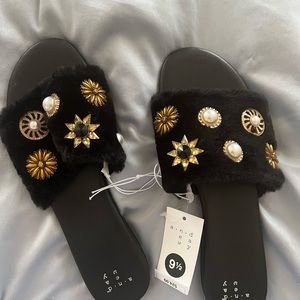 Fall Sandals w Gold Detail